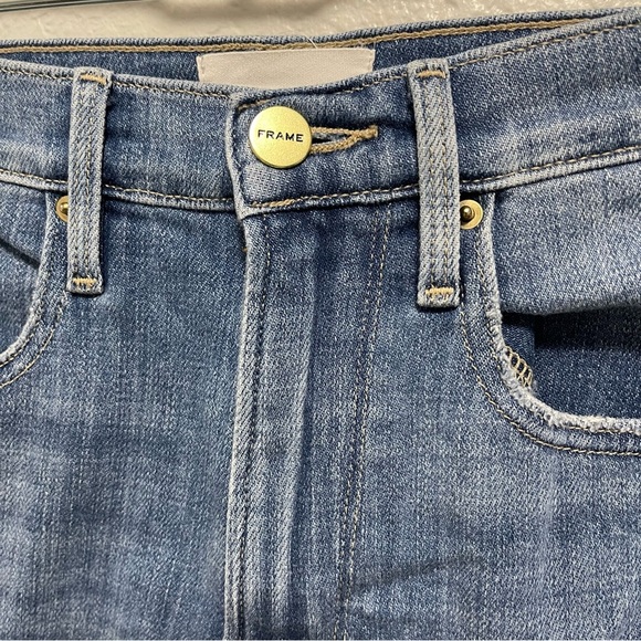 Frame Women Le Vintage Denim Shorts 25" Light Wash
Cut Off Distressed High Rise - Picture 2 of 6